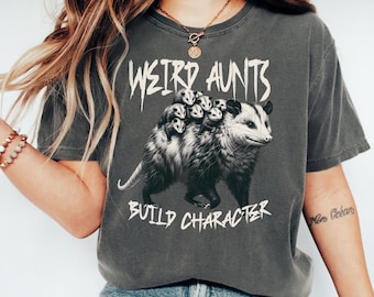 Weird Aunts Possum Graphic Tee: Boho Animal Lover Gift