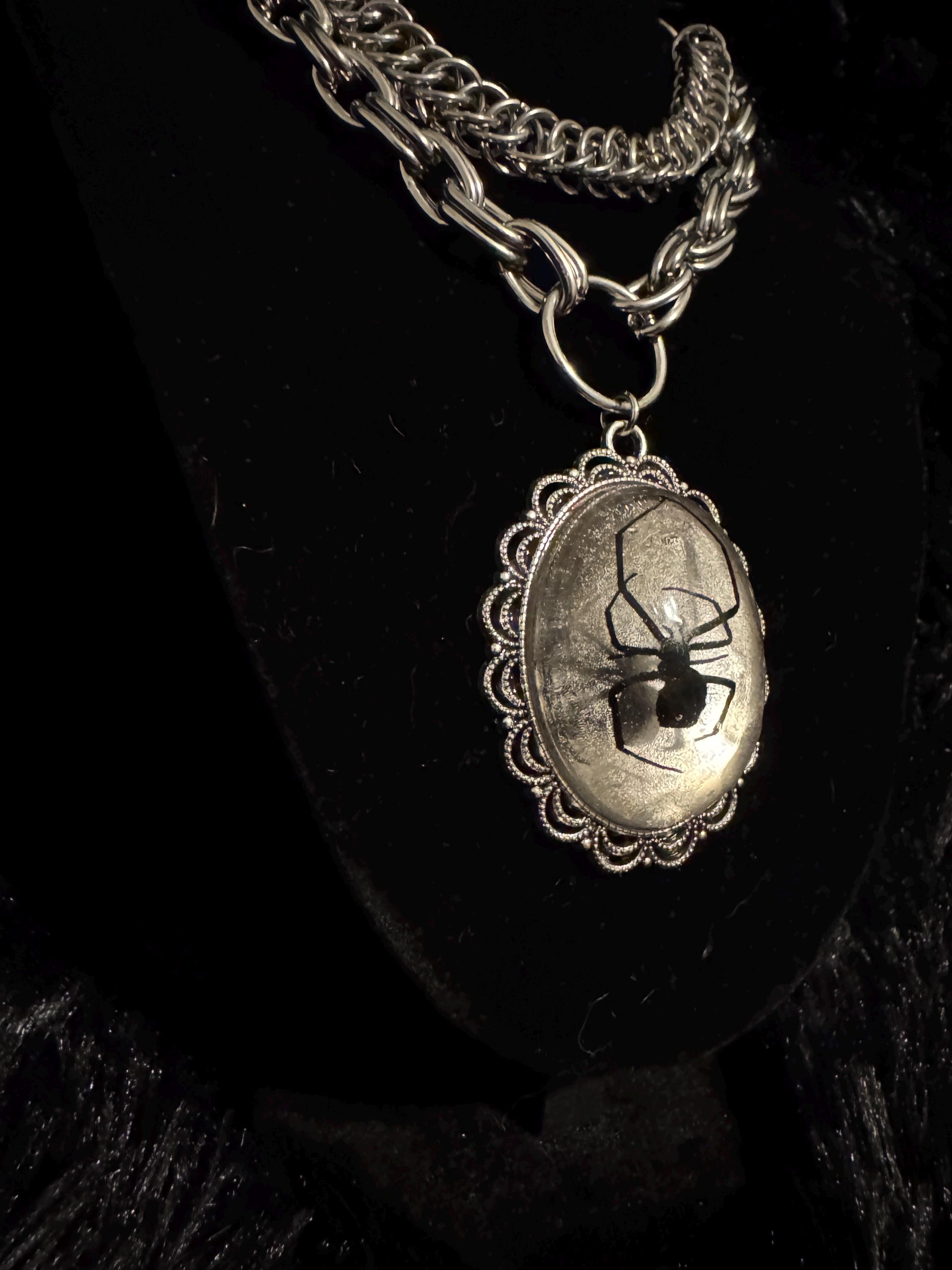 Real Black Widow Spider Chainmail Necklace - Etsy