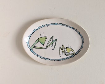 Praying mantis oval plate #1