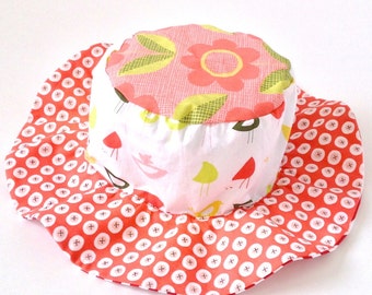 Organic sun hat with wide brim, birds and flowers, red and white stripes, reversible