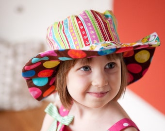 Chapeau Soleil Bébé RuffleButts Réversible Rayé Rose/blanc – Taille 0-12 Mois