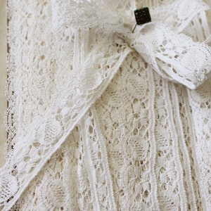 5 Yards Vintage European  Vintage Bobbin Style Lace with Petite Scalloped Edge  DL0674
