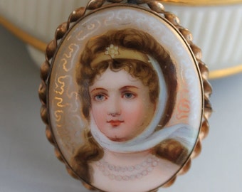 Gorgeous Antique Hand Painted Portrait Cameo Brooch Pin Queen Louise of Prussia