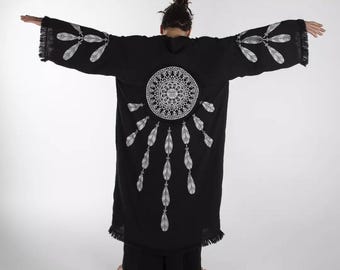 Drömfångarkimono – Handgjord bohemisk morgonrock med helig symbol – Spirituell festivalkimono för skydd och inre frid
