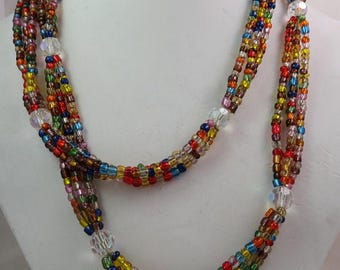 Collar de cuentas de vidrio de 3 hilos de colores del arco iris de 40 pulgadas de largo
