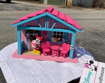 Casa para pájaros de Minnie Mouse en rosa y turquesa