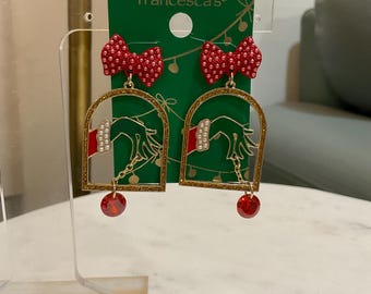 Pendientes clásicos de la mano del Grinch