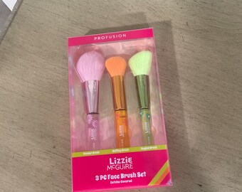 Lizzie McGuire Set of Three Makeup Brush Set