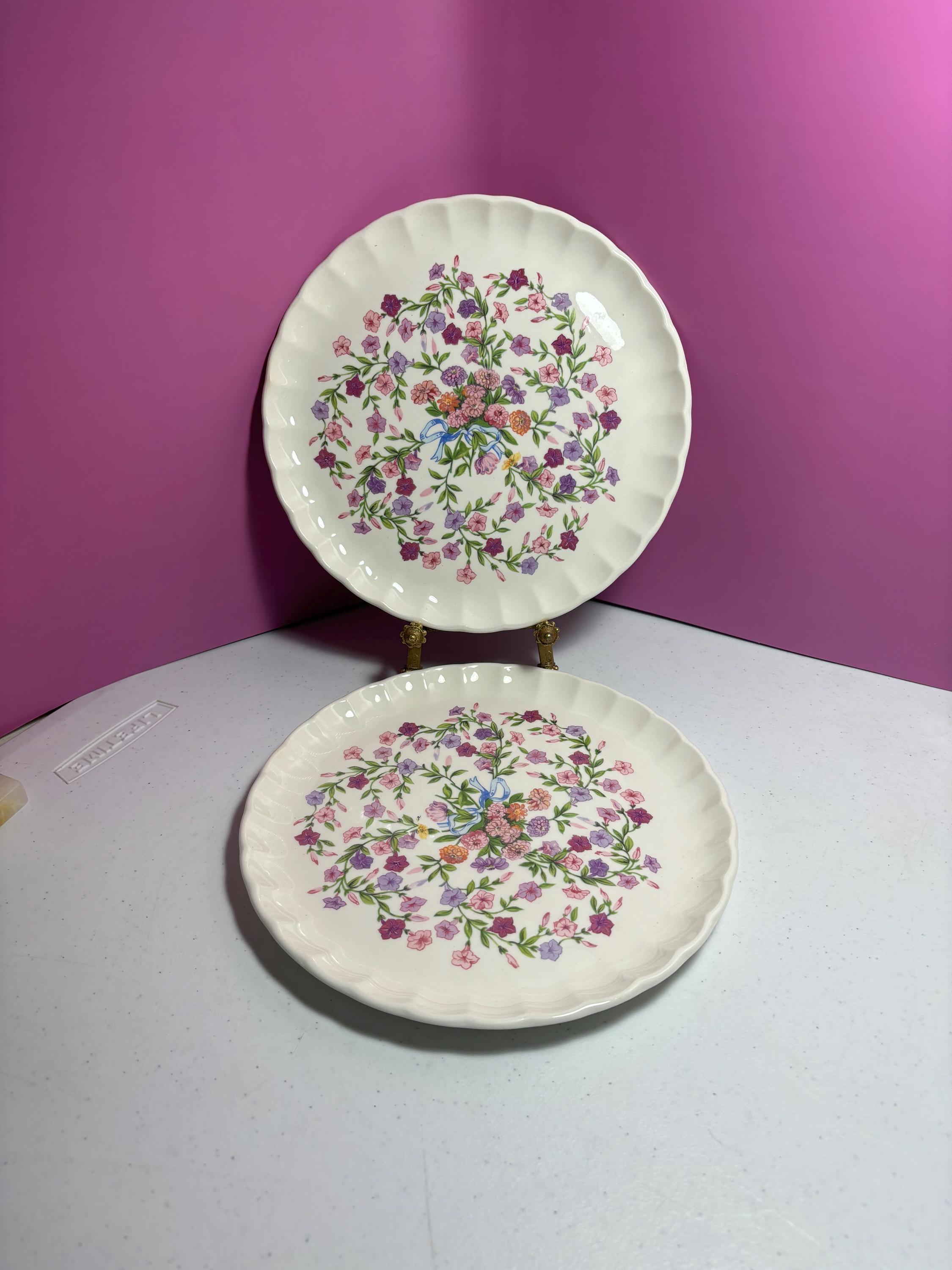 W S George Bolero Set of Two 9.25” Luncheon plates 1940’s Fiesta Pattern