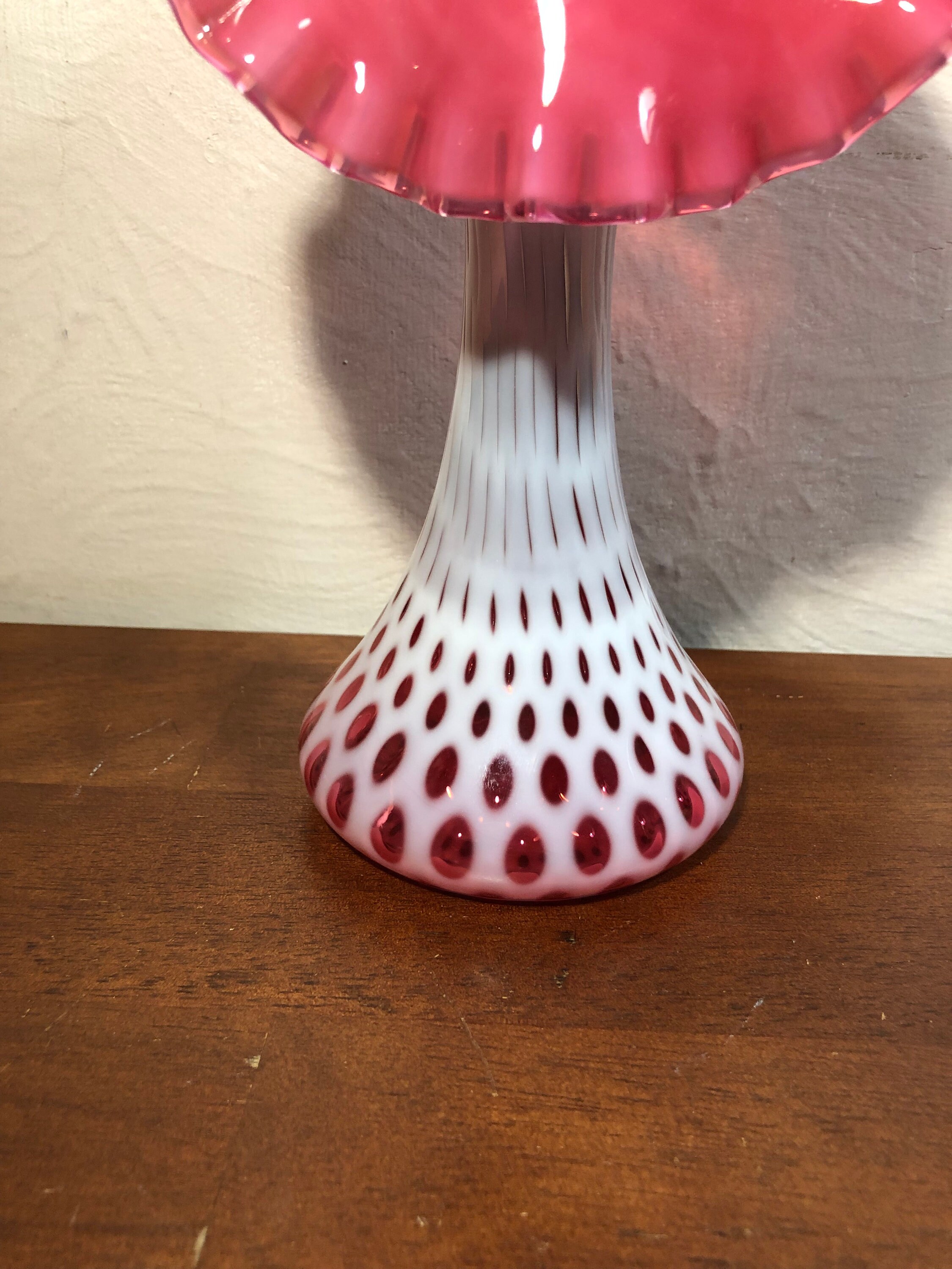 フェントン オパールセント クランベリー コインドット 花瓶