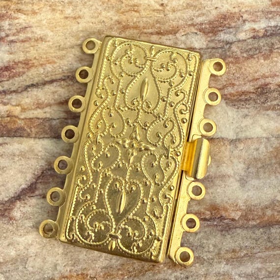 Box Clasp 7 Strand in Vintage Look Satin Gold Finish 36mm x 26mm (1)