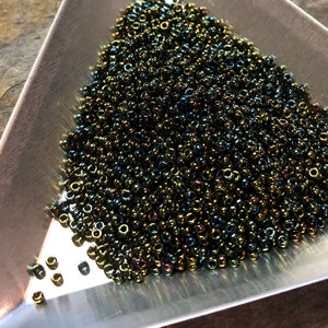 15/0 Japanese Seed Beads - Metallic Forest Green Iris Miyuki # 453 (2&quot; round tube, approx 8.2 grams)