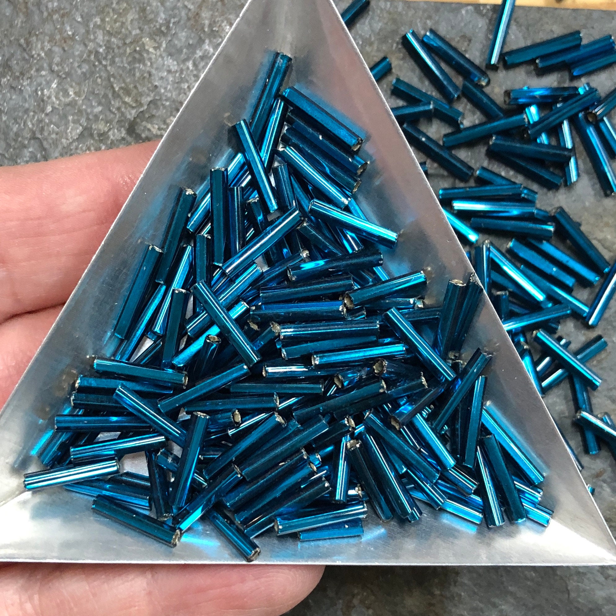 Silver Lined Royal Blue - Bugle, 30mm 25g Silver Lined Royal Blue - Bugle, 30mm 25g