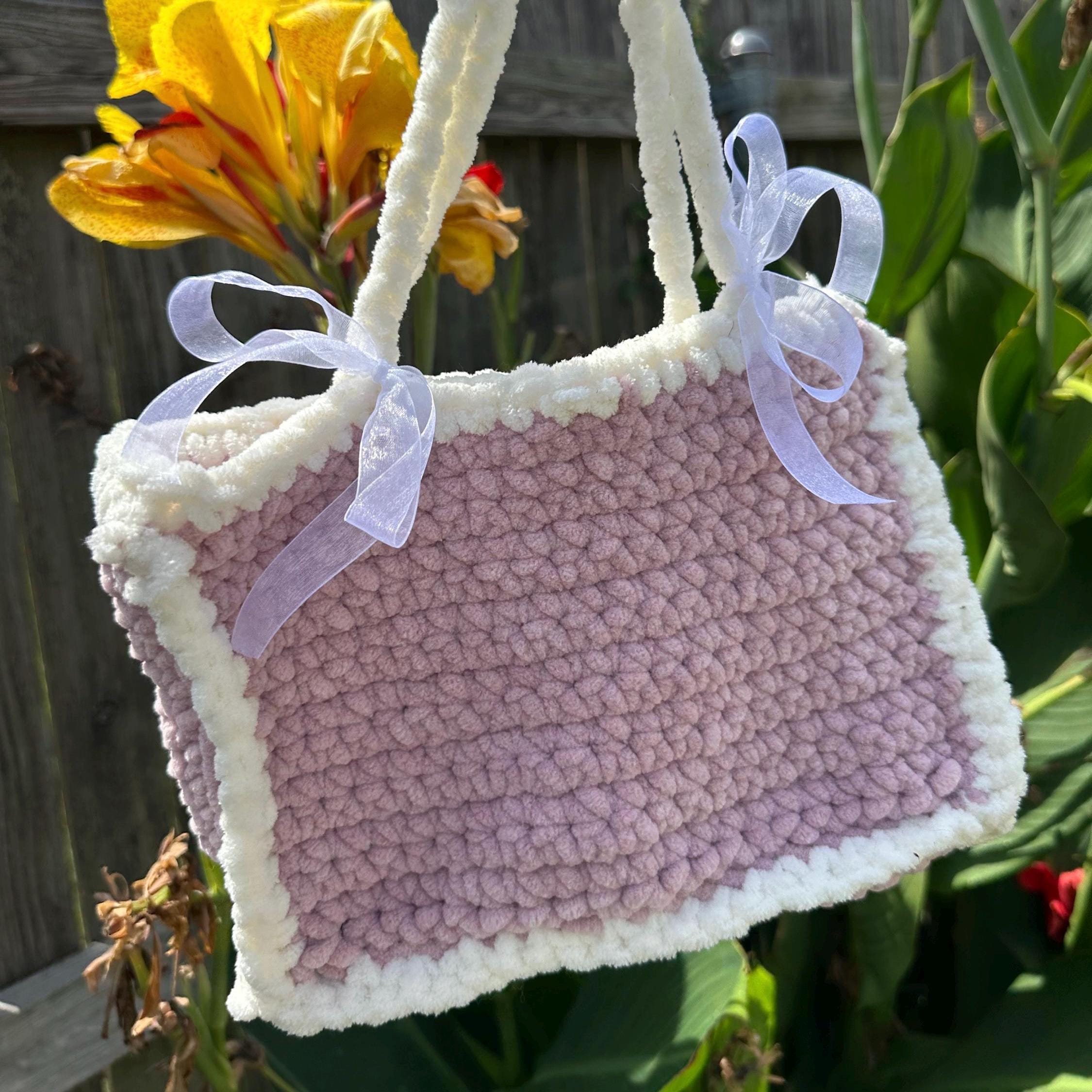 Handmade Crochet Handbag: 