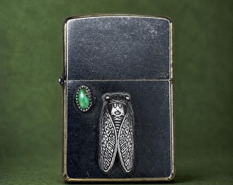 Zikade aus Messing Zippo
