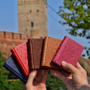 Livre de prières de poche avec reliure en cuir élégante