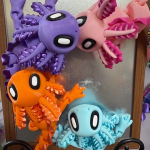 Articulated Axoloti Magnet 3D Printed - Flexible Axolot with Magnetic Feet for Fridge, and Desk Decor - Gift for Aquatic & amphibian fans
