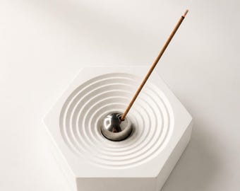 Ripple Incense Holder – Concrete Ash Catcher with Metal Insert｜Minimal Zen Décor