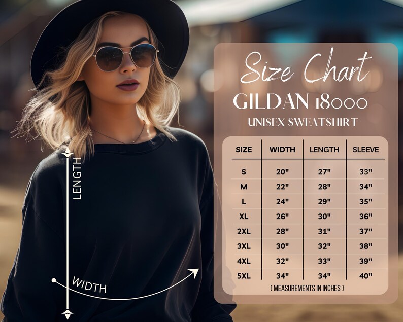 Pu&ograve; includere: Una donna indossa una felpa nera e occhiali da sole, con una tabella delle taglie per una felpa unisex Gildan 18000. La tabella mostra le misure in pollici per larghezza, lunghezza e lunghezza delle maniche, dalla taglia S alla 5XL.