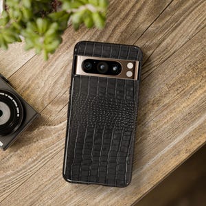 Funda para Google Pixel con diseño de piel de serpiente en relieve negro, carcasa protectora de doble capa