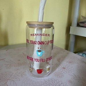 メンタルヘルスマターズカップ、グラス、他の人に注ぐ前にまず自分のカップに注ぐ、コーヒー愛好家、メンタルヘルス意識、タンブラー