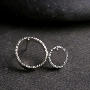 hammered edge textured sterling silver open hoop circle post earrings bright and oxidized 2 sizes available image 2