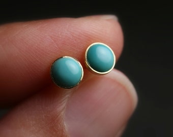 5mm Untreated turquoise and 18k yellow gold bezel set stud earrings