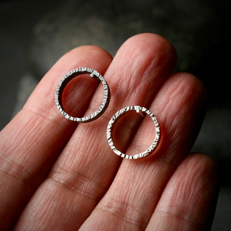 hammered edge textured sterling silver open hoop circle post earrings bright and oxidized 2 sizes available image 5