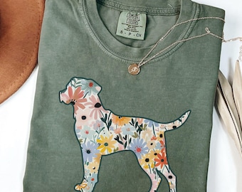 Camiseta Comfort Colors® para Labrador Retriever, Camiseta Floral para Labrador, Camiseta para Mãe de Labrador, Camiseta para Amante de Labrador, Presente para Amante de Cachorro, Presente para Donos de Animais de Estimação