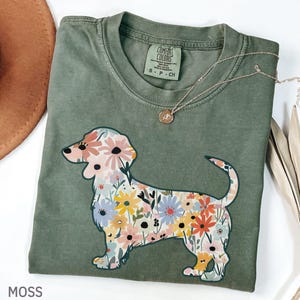 Comfort Colors® Dackel-Hundehemd, Blumen-Dackel-Shirt, Doxie-Hundemutter-Shirt, Doxie-Liebhaber-T-Shirt, Geschenk für Hundeliebhaber, Haustier-Besitzer-Geschenk