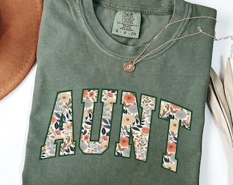Comfort Colors® Aunt Shirt, Boho Floral Aunt Shirt, Auntie Tee, Cute Aunt Shirt, Gift for Mama, Baby Shower Gift, Mom Pregnancy Gift