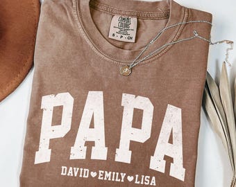 Comfort Colors® Kundenspezifisches Papa-Hemd mit den Namen der Enkelkinder, maßgeschneidertes Vatertagsgeschenk für Großeltern, personalisiertes Großvater-Hemd
