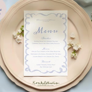 Modello di menu di nozze originale disegnato a mano con cornice in acquerello blu / Carta da lettere illustrata per cena di prova 5x7"