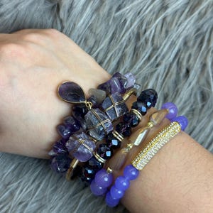 Set of 5 Amethyst Bracelets, Natural Stone Stackable Jewelry for Women, Gift for Her, elegant violet bracelet, natural  boho chic bracelet