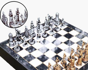 Metalen schaakset met opbergruimte: opvouwbaar luxe verzamelobject (14&#39;&#39; x 14&#39;&#39;)