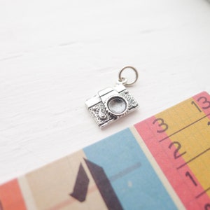 Camera Charm Sterling Silver Photography Pendant (CNA1446)