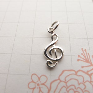 Treble Clef Charm Sterling Silver Musican Pendant (CNA1064)