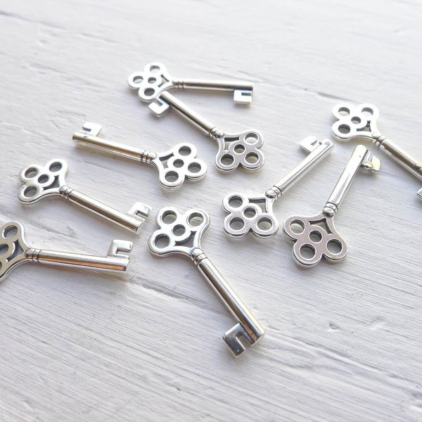 Skeleton Key Charm Sterling Silver Scroll Key Pendant for Bracelets or Necklaces (CR696607)