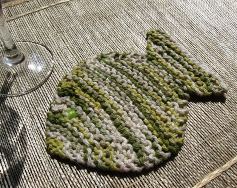 PDF knitting pattern, Fish coasters, very easy project, cotton yarn and pony beads 画像 3