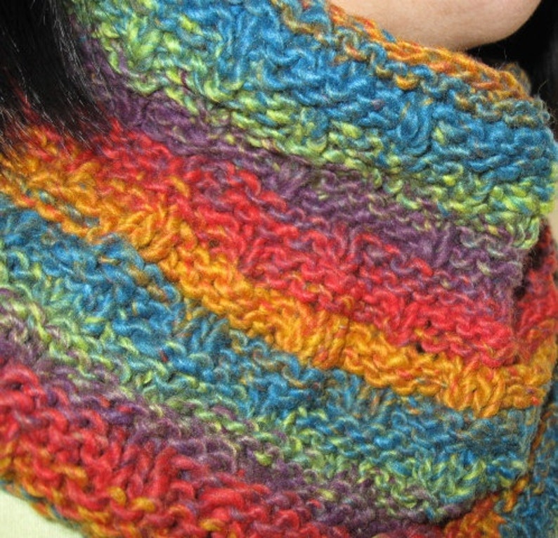 Knit Cowl PDF Pattern, Worsted Weight Yarn, for Easy and Quick Project