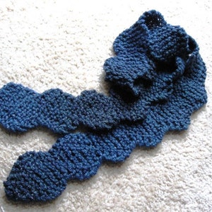 PDF pattern, Meandering Scarf, Very Easy simple Scarf, garter stitch pattern