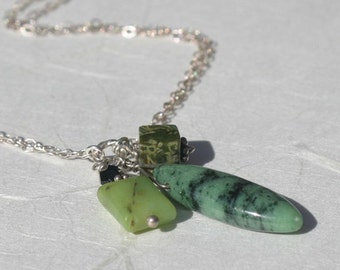 ON SALE Green necklace, stone pendant, Luck of the Irish, Irish Charm,