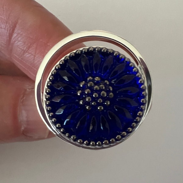 Dark blue daisy adjustable ring with silver accents - item #R5104