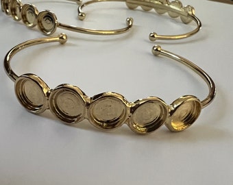 1 gold plated adjustable bangle setting with five glue pads for fused glass cabochon - item #S184