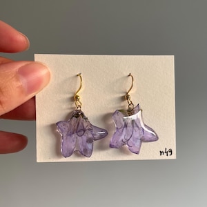 Bellflower flower earrings, dried flower earrings, flower dangle earrings, resin flower earrings
