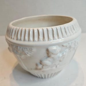 Roseville Donatello Jardiniere Planter Ivory Rare 575-4 Cherubs Trees 2 available