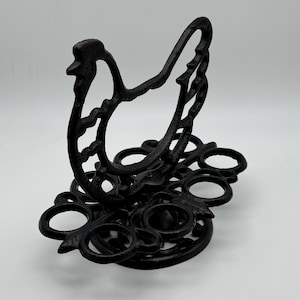 Vintage Style Heavy Cast Iron Chicken Egg Holder – Rustic Farmhouse Egg Rack – Black Countertop Stand – Farm Kitchen Decor