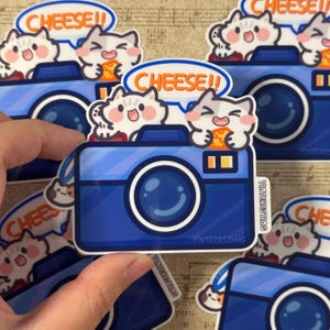 Kamera niedlicher Katzen Aufkleber, Kawaii glänzender Vinyl gestanzter Aufkleber, wetterfest, perfekt für Flaschen, Laptops und Geschenk für Katzenliebhaber