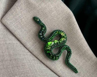 Serpent Jewelry, Snake Lover Gift, Lapel Pins Snake Jewelry, Serpentine Whispers: Green Snake Beaded Brooch for Women, Holiday Pin Brooch