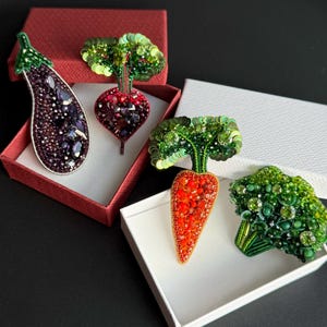 Vegetable Brooch Set, Funny Gift for Vegan, Handmade Beaded Pins, Broccoli Carrot Beet Eggplant, Gift for Mom, Farm Inspired Jewelry